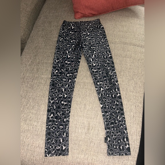 Assorted Patterned Leggings Collection - Picture 11 of 14
